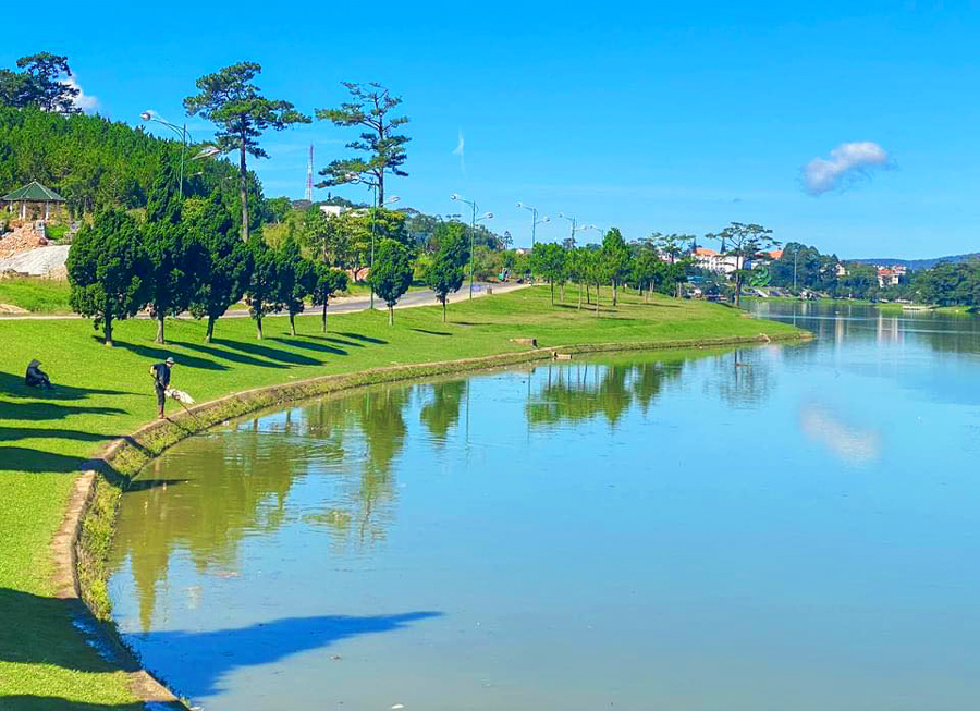 ho-xuan-huong-du-lic-da-lat-thua-xe-gia-re-ngocanhdalattravel-com